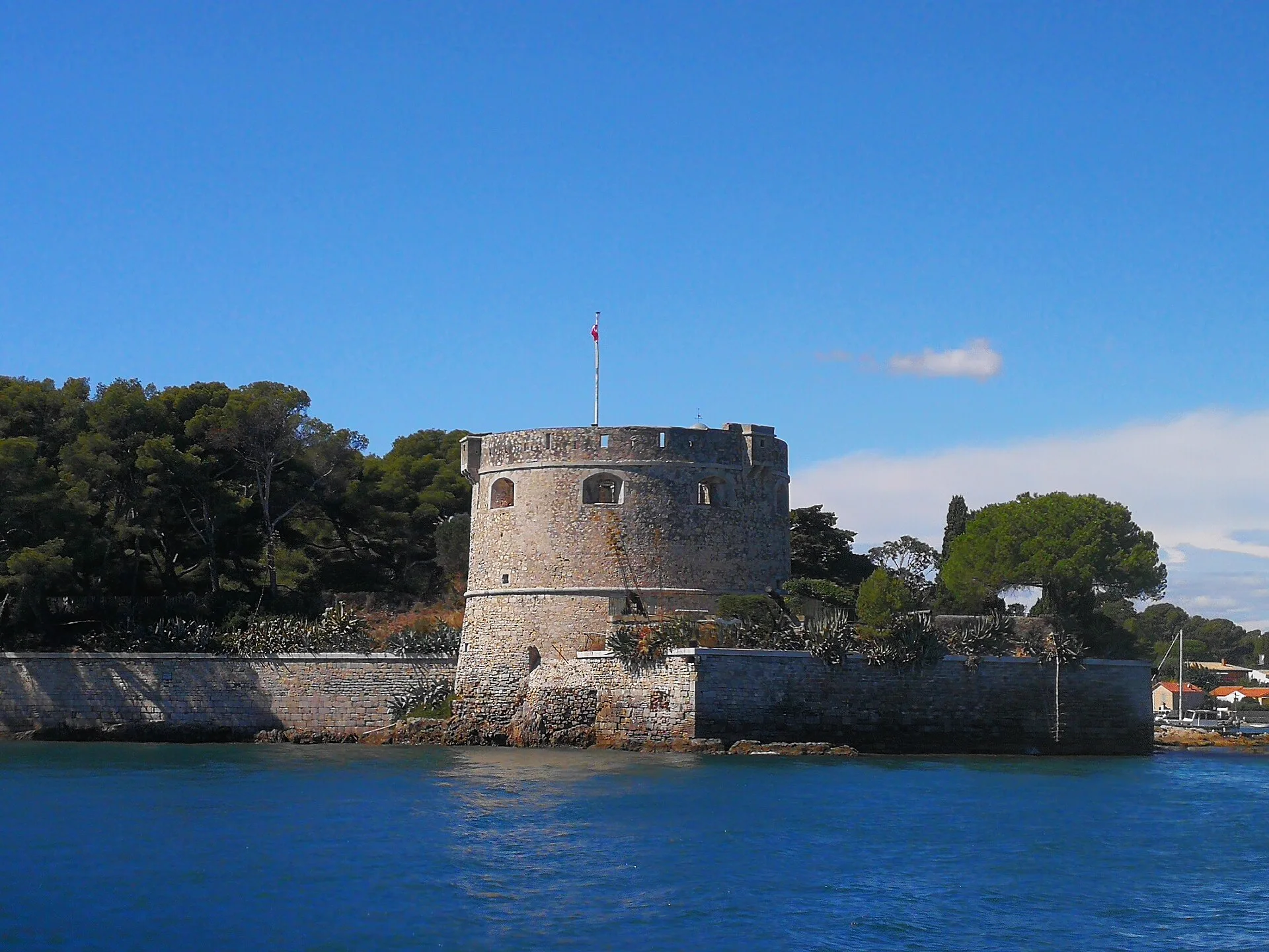 Les forts oubliés du littoral varois