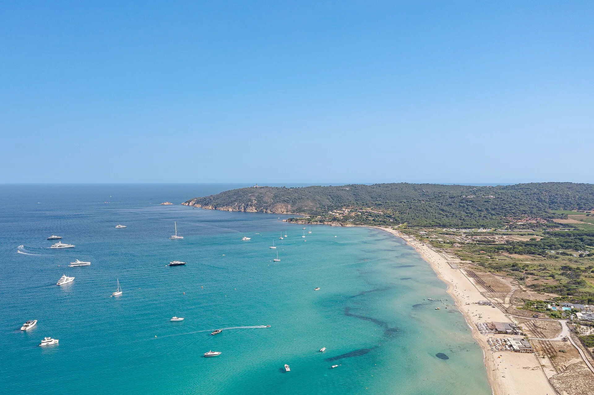 Vue aérienne de la plage de Pampelonne à Ramatuelle
