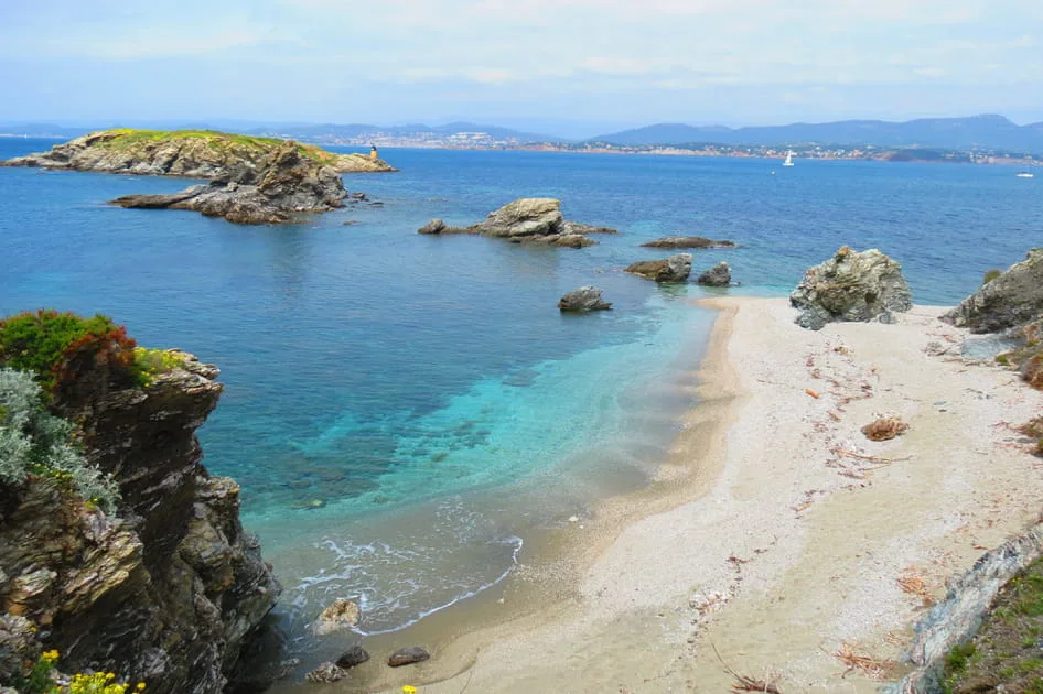 Les plages et criques de l'île des Embiez