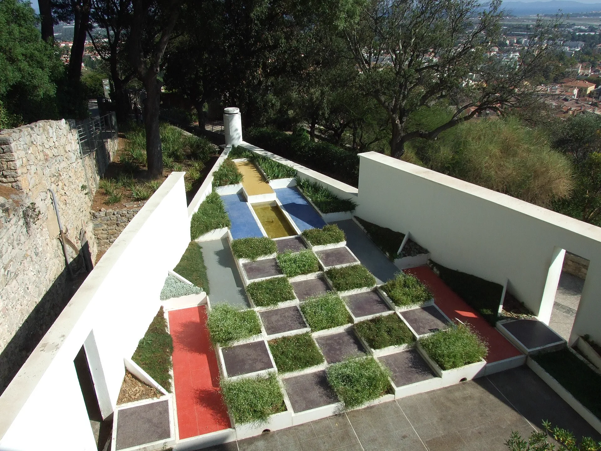 Le jardin cubiste de Gabriel Guévrékian à la Villa Noailles, Hyères